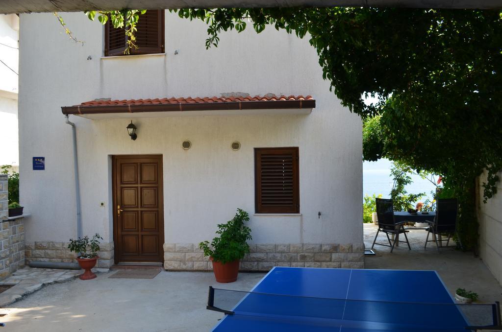 Holiday Villa In Omiš Exteriör bild